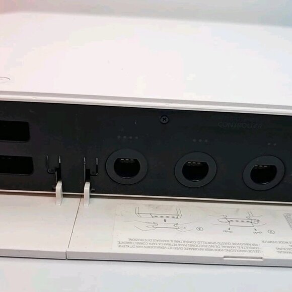 Nintendo Wii RVL-001 Console Gamecube W/ 5 Games Cables, Sensor, Controller Etc. - Picture 5 of 16